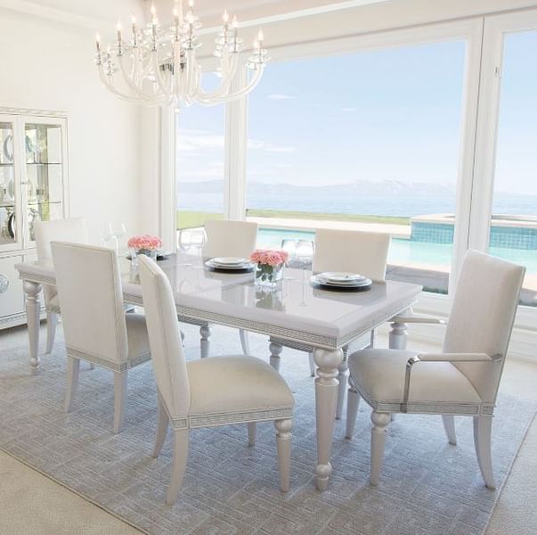 Glimmering Heights Extandable Dining Table